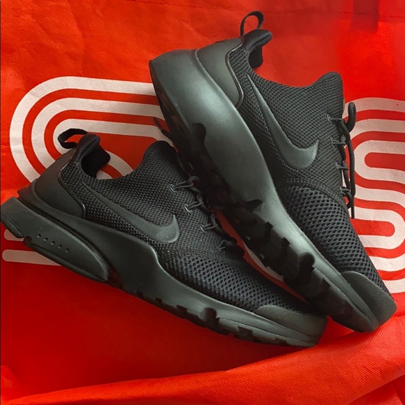nike air presto fly triple black